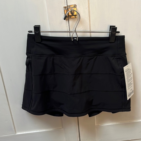 lululemon athletica Dresses & Skirts - Lululemon Pace Rival Skirt Women’s size 4 BNWT
